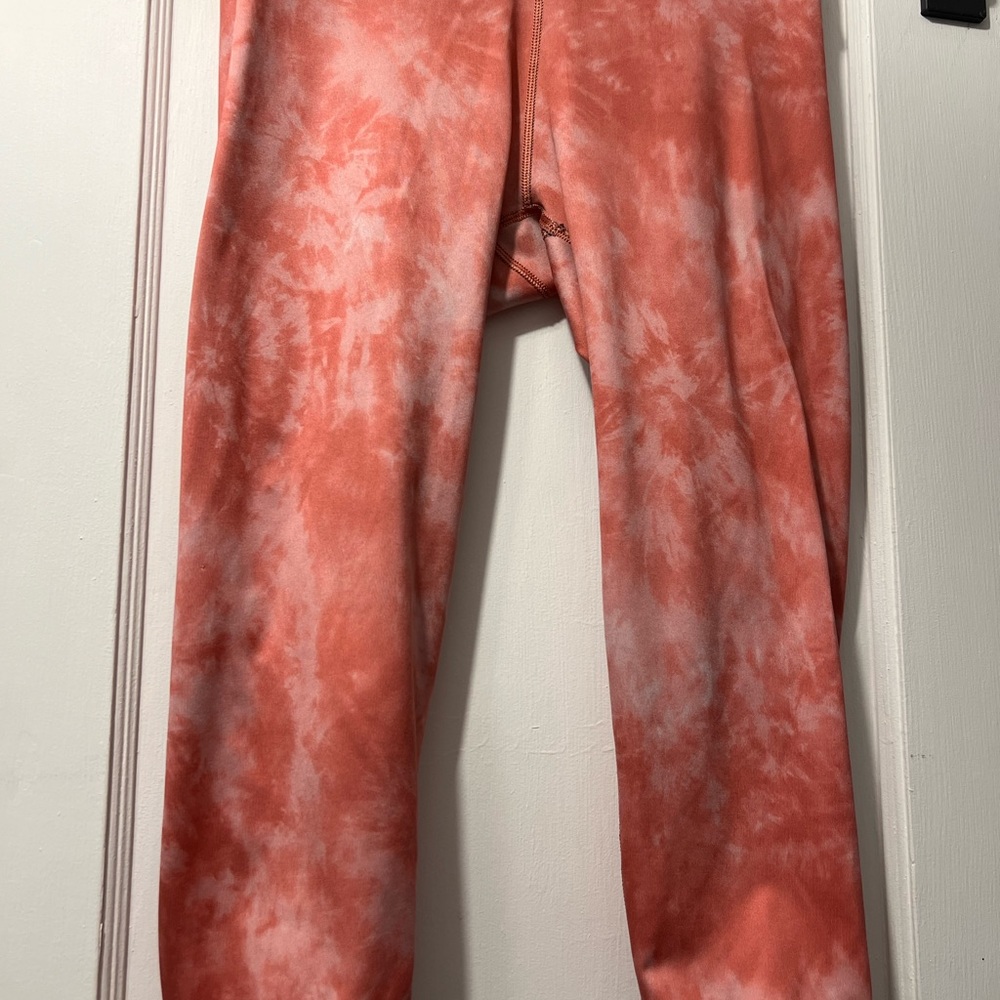 Peloton Heatwave Reversible Capri Pant Size Medium - Picture 3 of 5